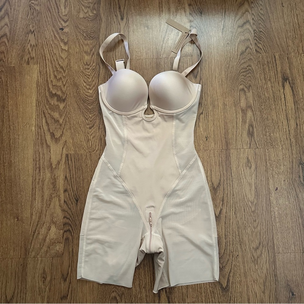 Shapellx Nude Shapewear Bodysuit size small NWT zipper shoulder straps